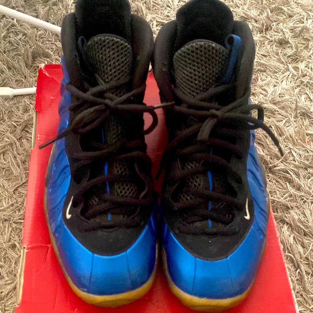 Blue Nike foam posites